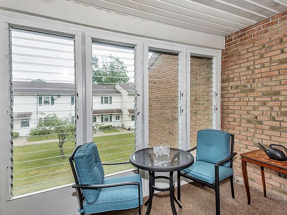 4th image of 215 E Main St APT 26