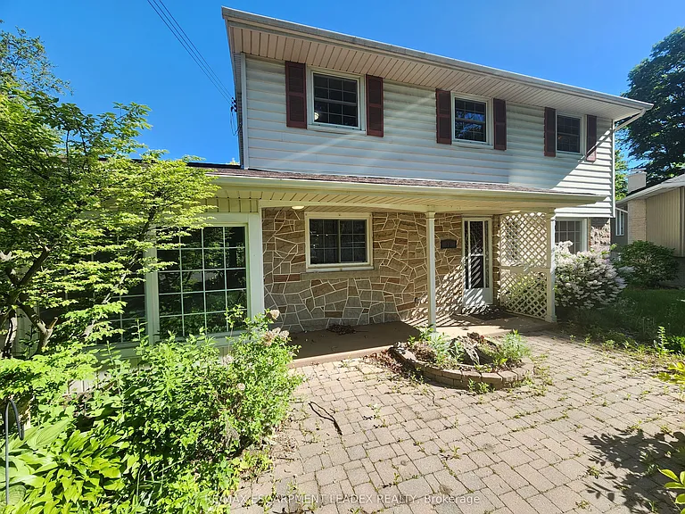 15 Saint Anns Ct — Photo 1