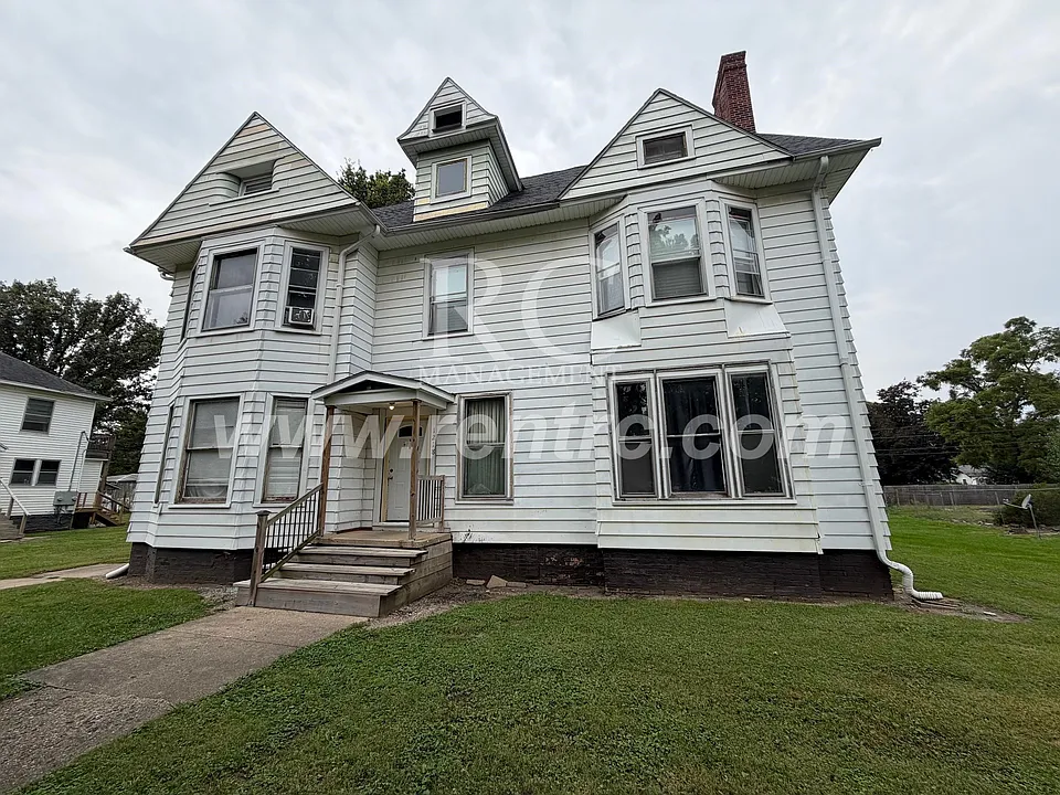 1218-2 N Walnut St