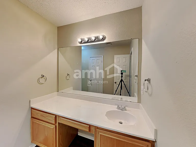 636 Blueberry Hill Ln — Photo 12