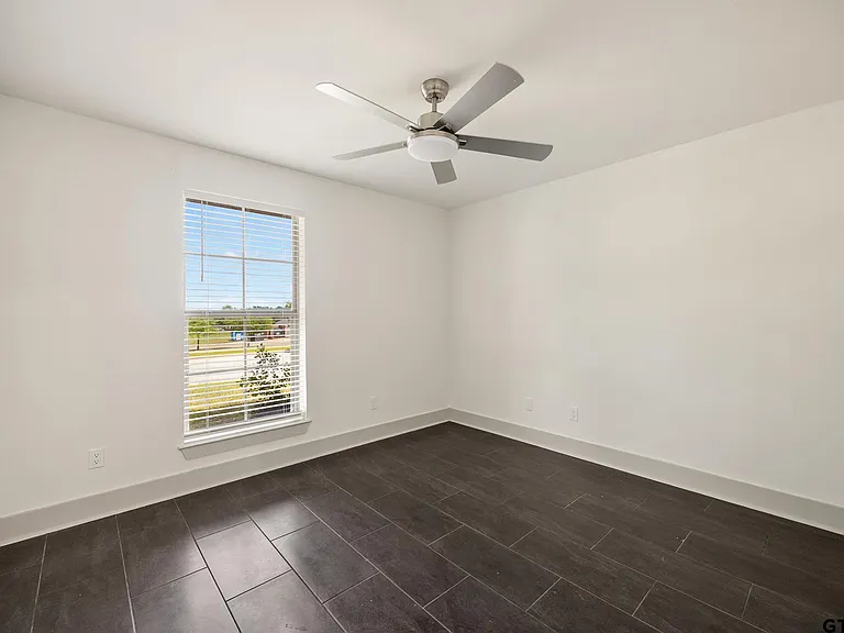 7343 Rockpoint Ln — Photo 16