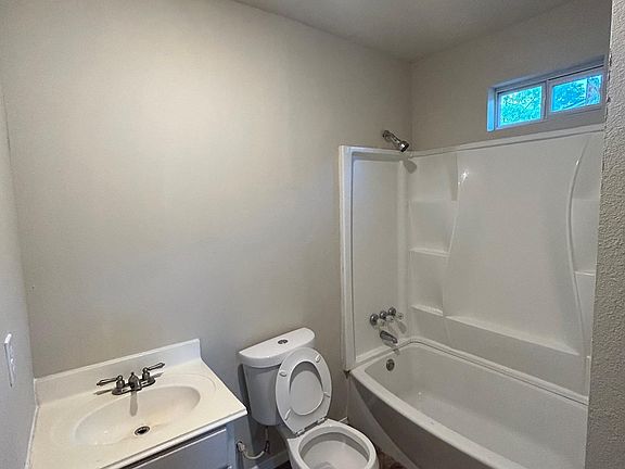 5th image of 1327 W Vestal Pl APT 1