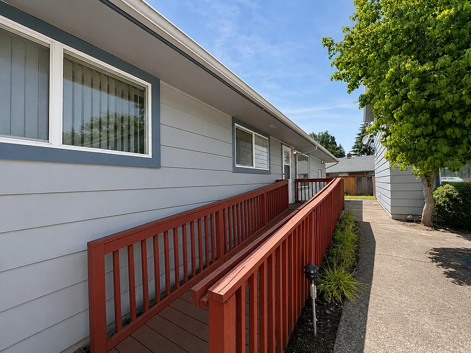 529 NE 113th Ave