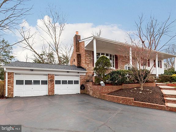 4th image of 6829 Pacific Ln