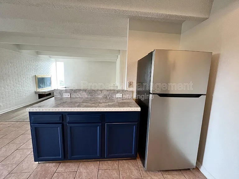 1180 Yosemite St #301 — Photo 8