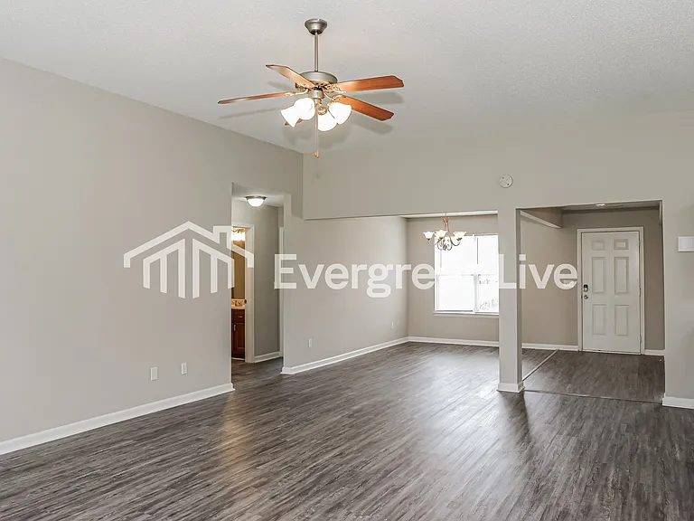 224 Guardian Dr — Photo 3