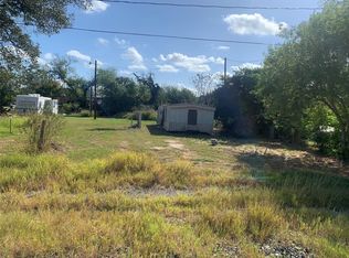 203 Palmetto St, Refugio, TX 78377