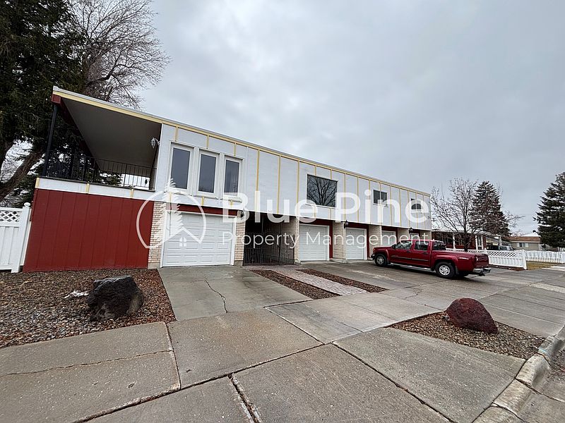 1st image of 542 Gladstone St Unit 3