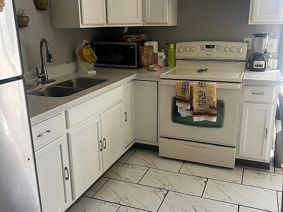 3rd image of 1616 N 63RD Avenue #1
