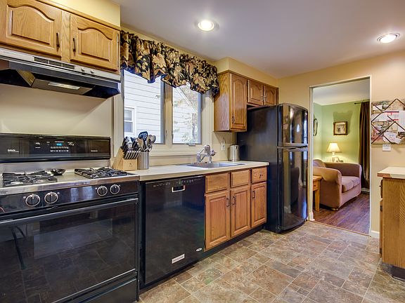 5th image of 2571 Natta Blvd