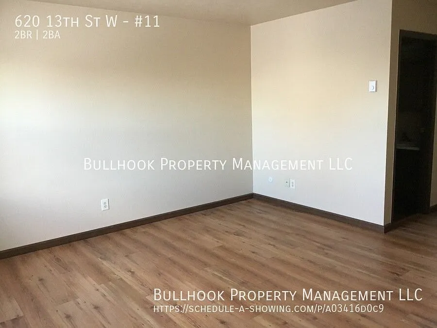 Beautifully updated 2 bed 1-1/2 bath townhouse with bonus 3/4 bath in basement — Photo 2