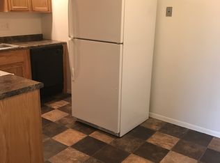 1010 39th St APT 5, Bettendorf, IA 52722