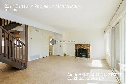 "Oceanside Retreat: 3-Bedroom Haven with Hardwood Elegance and Cozy Fireplace!" — Photo 2