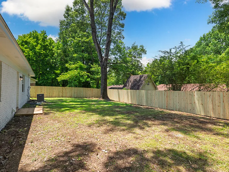 5340 Lakeview Cv — Photo 17