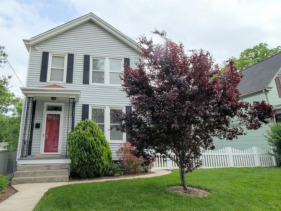 1st image of 2824 Rosella Ave