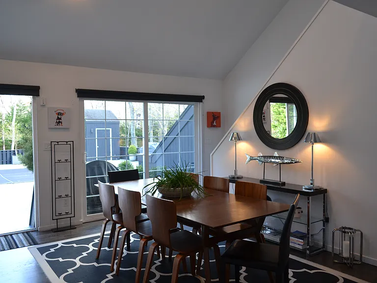 22 Montauk Ave — Photo 8