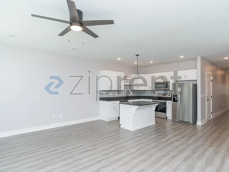 4417 Jersey Pike #105 — Photo 4
