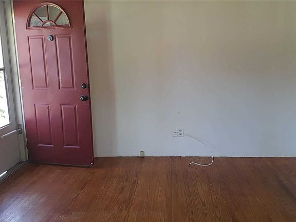 3rd image of 228 Litchfield Ave
