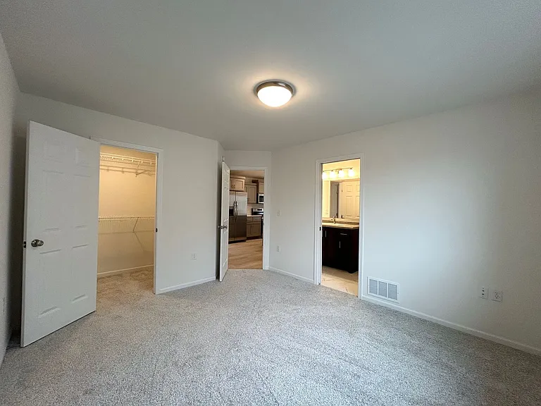873 2nd Ave — Photo 16