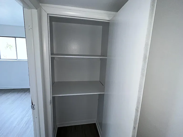 1067 Salem Ave — Photo 9