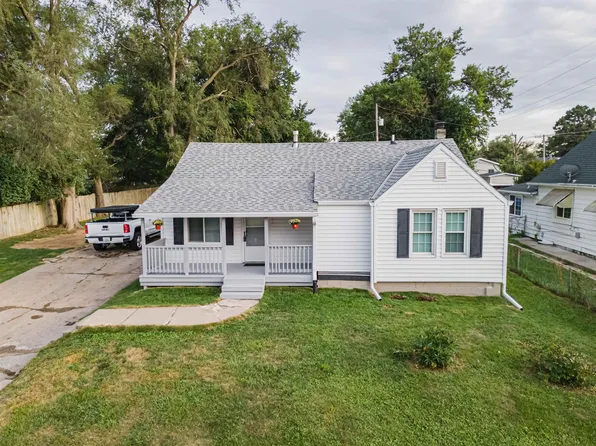 2827 Harrison St, Bellevue, NE 68147