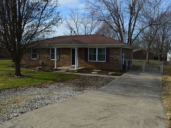 3rd image of 124 Teakwood Cir