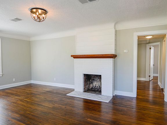 3rd image of 3104 Ernest St
