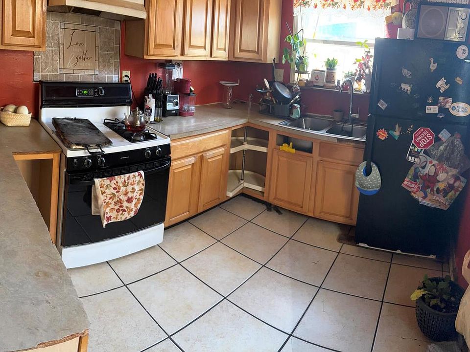 2nd image of 1347 Mulberry St