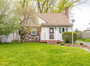 189 Cinnabar Rd, Irondequoit, NY 14617