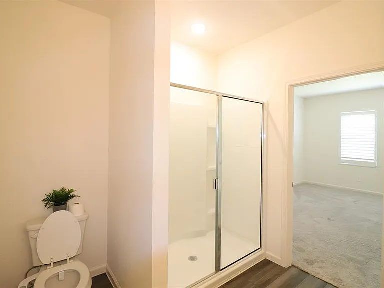 736 Richmond Dr — Photo 9
