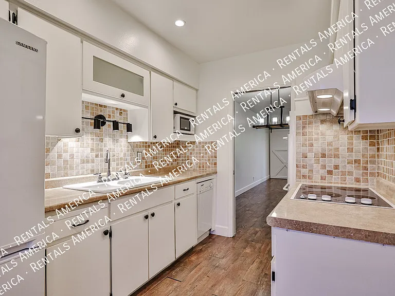 1107 W Osborn Rd #206 — Photo 3