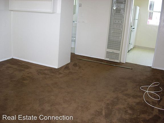 4th image of 12111 Hawthorne Way APT 14