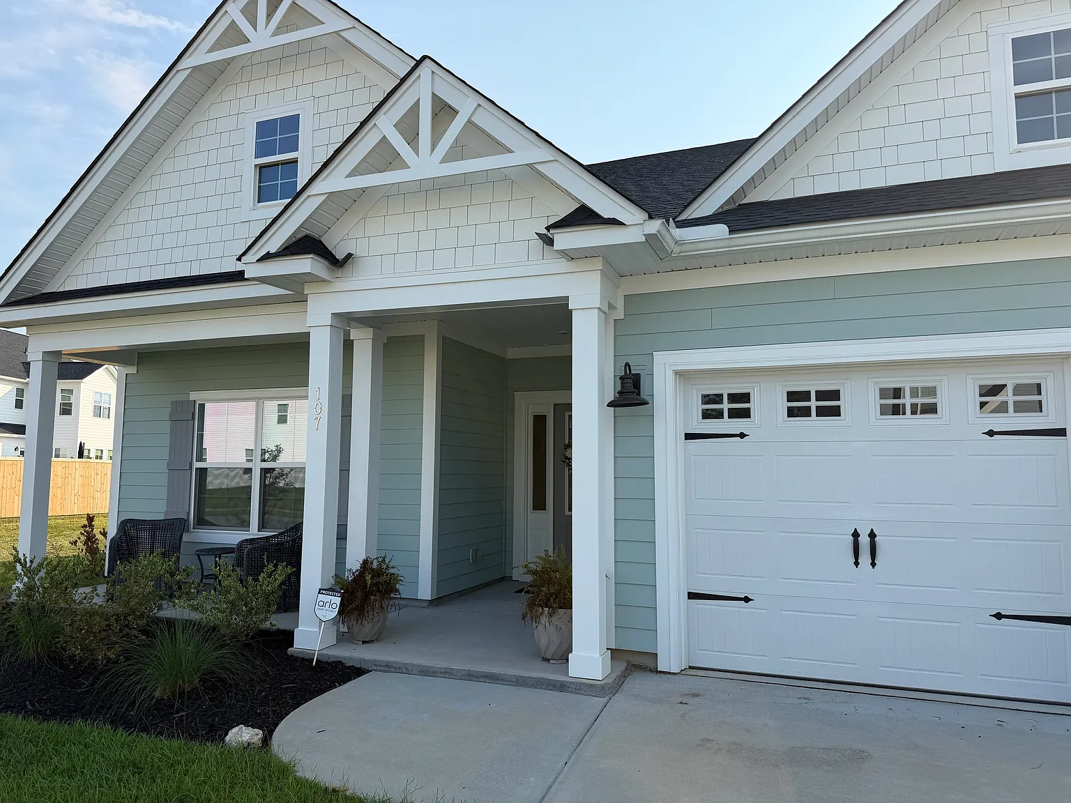 3 bed, 1910 sqft, $3,200 — Photo 2