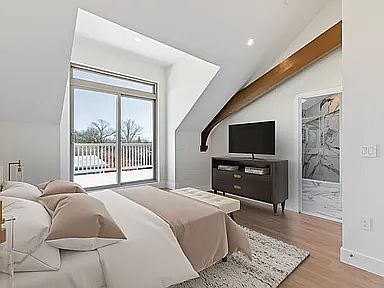 4th image of 30 Fern Ave #310