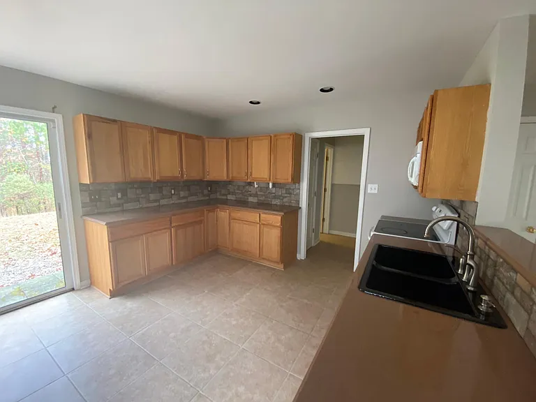 107 Breezemere Ct — Photo 7