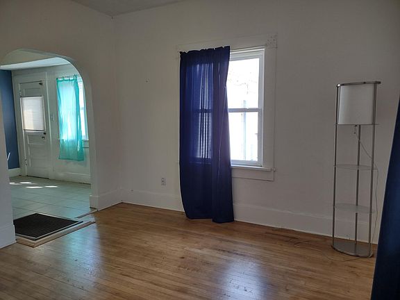2nd image of 928 E 16th Ave
