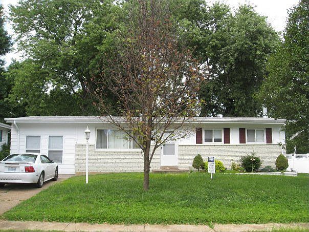 1st image of 305 Francisca Dr