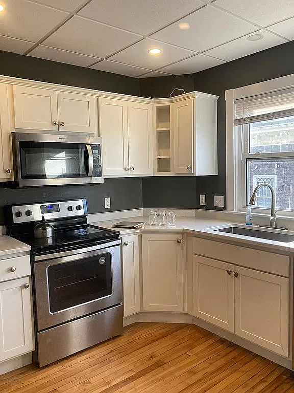 3 bed, $2,145 — Photo 1