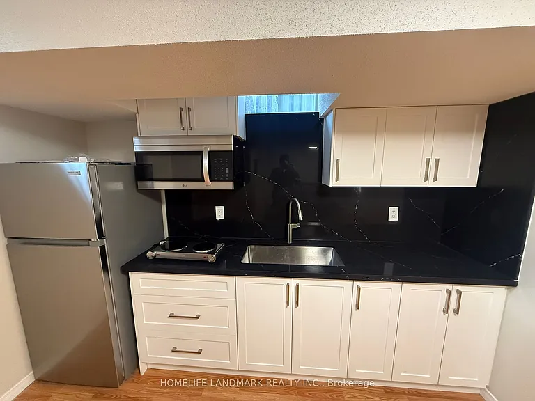 33 Silver Linden Dr — Photo 16