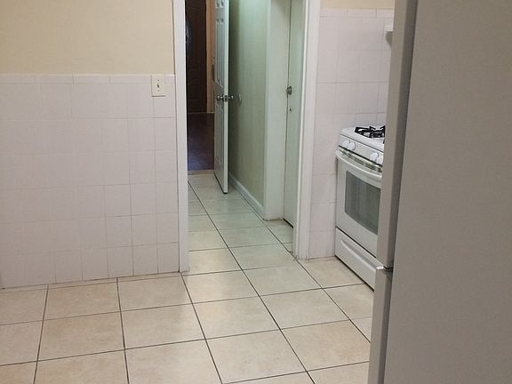 4th image of 131 N 5th Ave APT 1