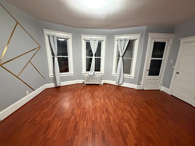 703 Schuyler Ave — Photo 5