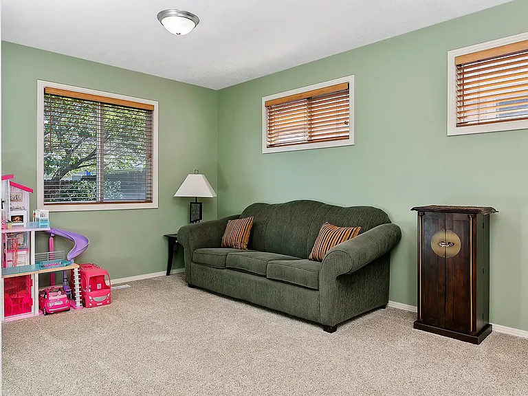 2315 E Conner St — Photo 22