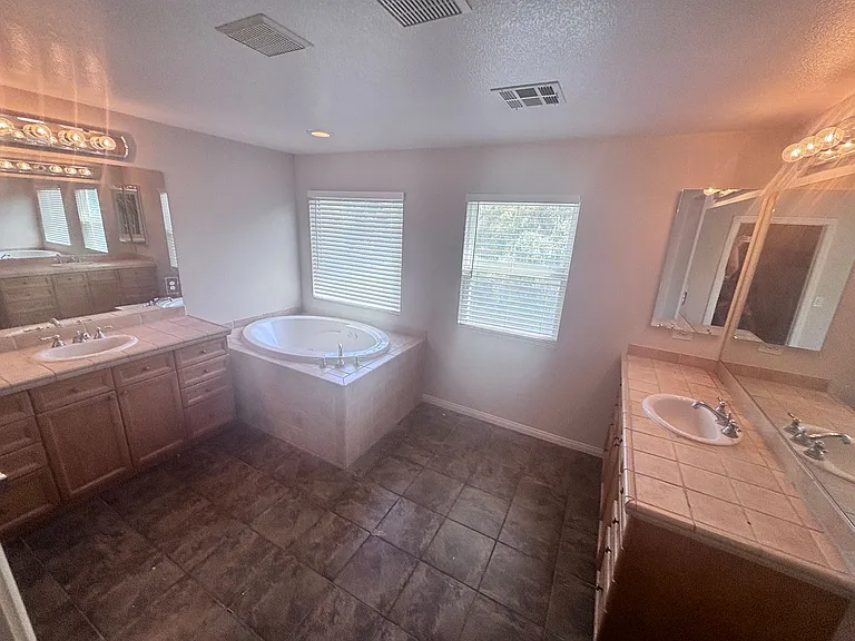 3117 Greenfriar Ave — Photo 16