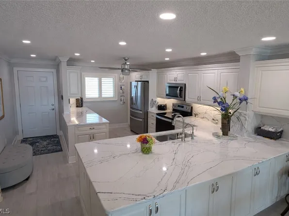 4309 Mariner Way APT 405, Fort Myers, FL 33919