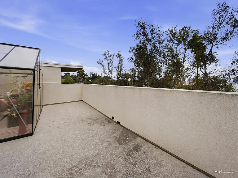 2111 N Cahuenga Blvd #14 — Photo 5
