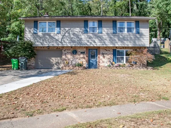 931 Chelsea Dr, Dover, OH 44622