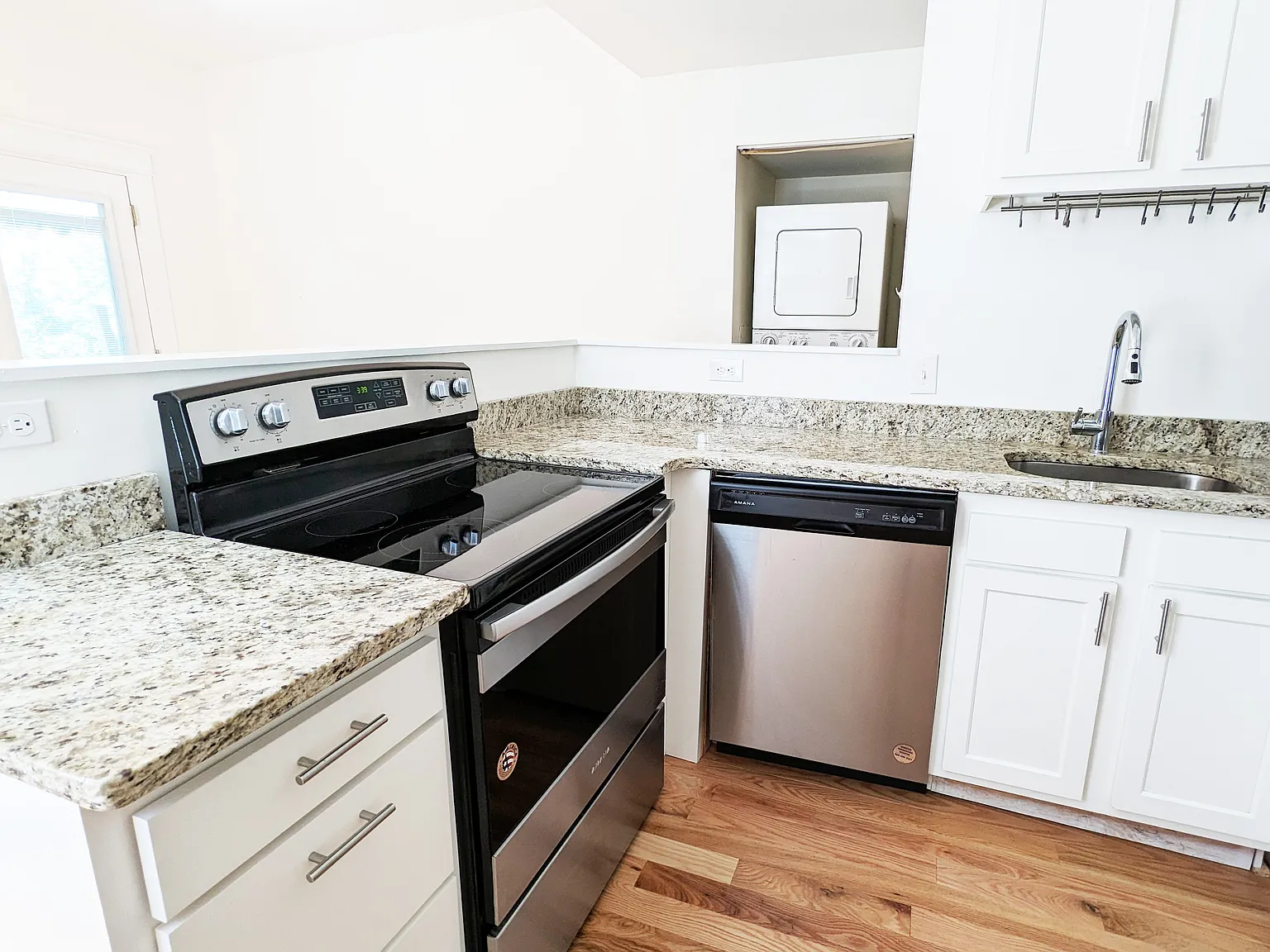 2 bed, 1434 sqft, $1,825 — Photo 3