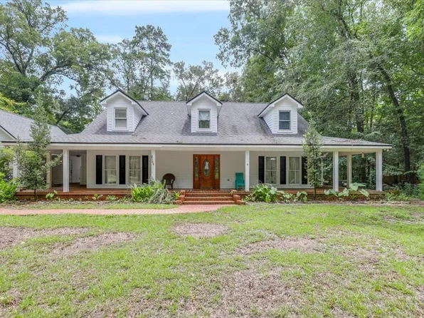 385 Oakwood Trl, Crawfordville, FL 32327