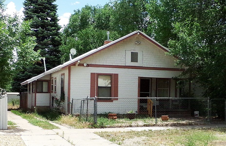 1st image of 909 Lincoln Ave