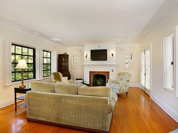 5th image of 1202 Asturia Ave